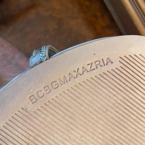 BCBG MAX AZRIA 8M Elegant Gold Strappy Women's Sandals ankle Strap 4” Gold heel - Picture 11 of 13